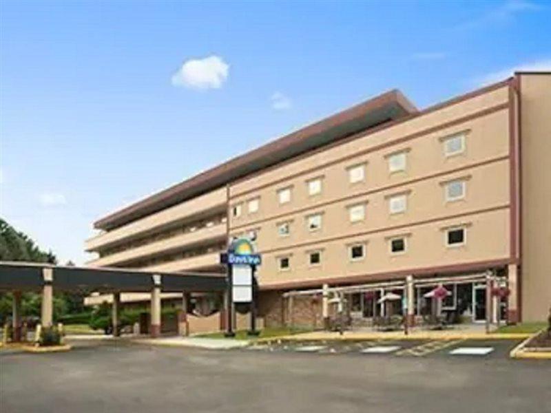 Days Inn Oil City Conference Center Kültér fotó
