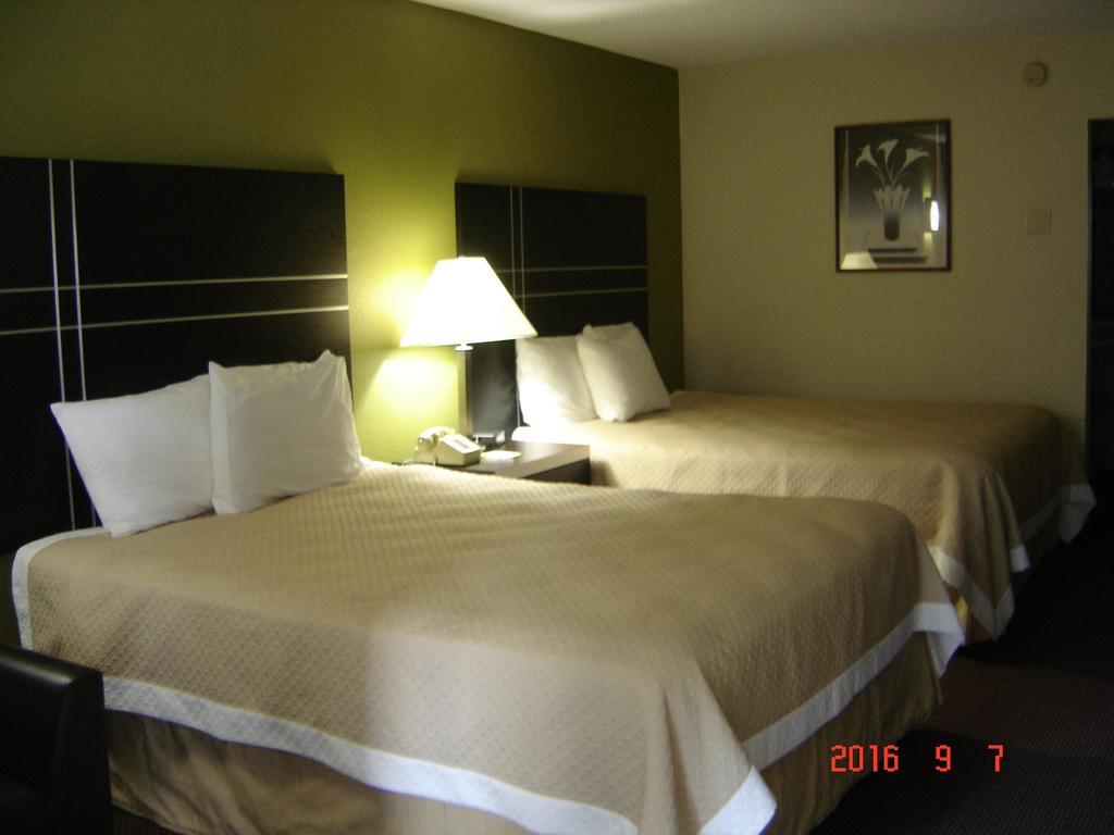 Days Inn Oil City Conference Center Kültér fotó