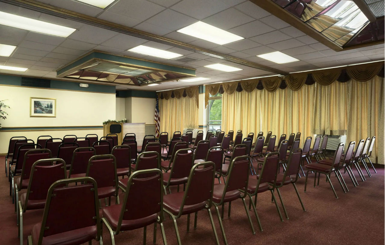 Days Inn Oil City Conference Center Kültér fotó